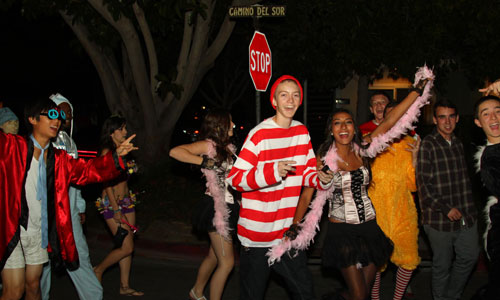 13 Colleges With Halloween Spirit